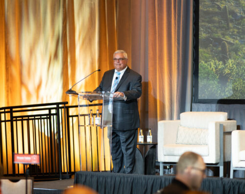 Tom Eckhart kicking off DEAMcon25 with a welcome to all in attendance